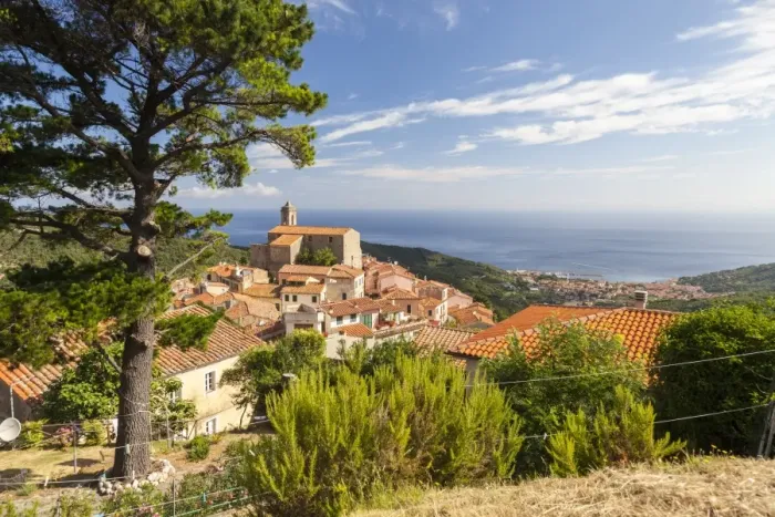 Framed Print : Village of Poggio on the hills of Monte Capanne, Marciana, Elba Island, Livorno Province