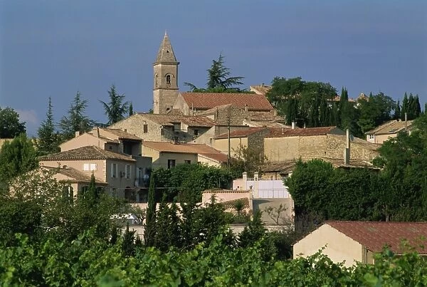 Village of Roaix in the wine producing region of Vaucluse, France, Europe