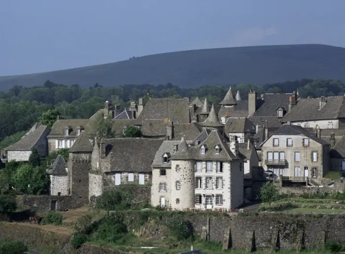 Framed Print : Village of Salers, Auvergne, Massif Central, France, Europe Framed Print : Village of Salers, Auvergne, Massif Central, France, Europe