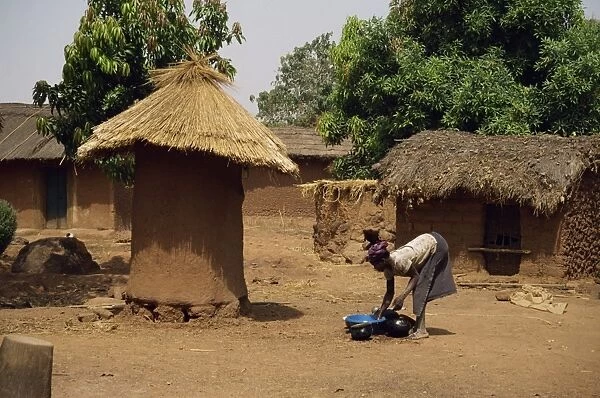 Village scene showing fetish hut, near Korhogo, Ivory Coast, West Africa, Africa