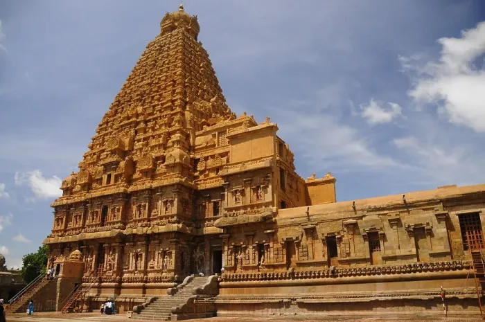 Framed Print : Vimana, Brihadeeswarar (Brihadisvara) Hindu Chola temple, Thanjavur, UNESCO World Heritage Site, Tamil Nadu, India, Asia Framed Print : Vimana, Brihadeeswarar (Brihadisvara) Hindu Chola temple, Thanjavur, UNESCO World Heritage Site, Tamil Nadu, India, Asia
