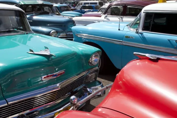 Framed Print : Vintage American cars parked on a street in Havana Centro, Havana, Cuba, West Indies, Central America Framed Print : Vintage American cars parked on a street in Havana Centro, Havana, Cuba, West Indies, Central America
