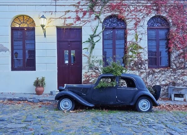 Vintage car on the cobblestone lane of the historic quarter, Colonia del Sacramento