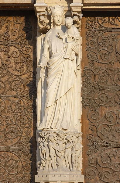 Virgin and Child, Virgins Gate, west front, Notre Dame Cathedral
