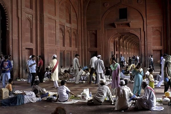 Visitors, Fatehpur Sikri, UNESCO World Heritage Site, Uttar Pradesh, India
