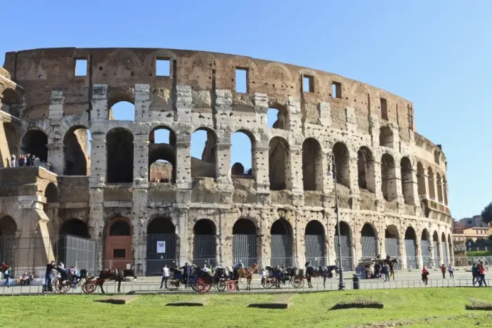 Framed Print : Visitors and horse carriages beside the outer wall of the Colosseum, Forum area, Rome, Lazio, Italy, Europe Framed Print : Visitors and horse carriages beside the outer wall of the Colosseum, Forum area, Rome, Lazio, Italy, Europe