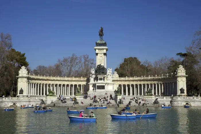 Framed Print : Visitors and tourists enjoy the boating lake in spring sunshine, Retiro Park Framed Print : Visitors and tourists enjoy the boating lake in spring sunshine, Retiro Park