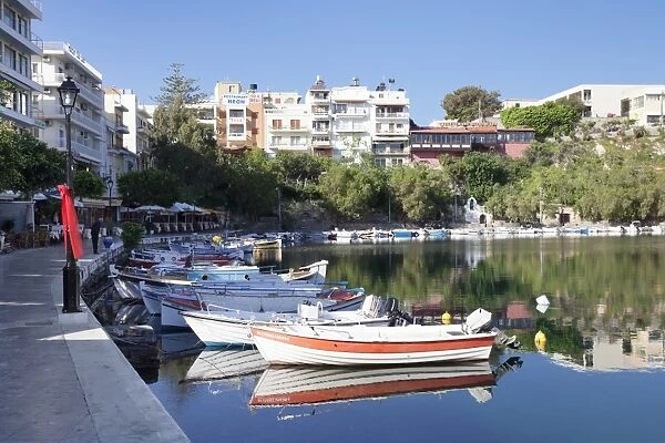 Voulismeni Lake, Agios Nikolaos, Lasithi, Crete, Greek Islands, Greece, Europe