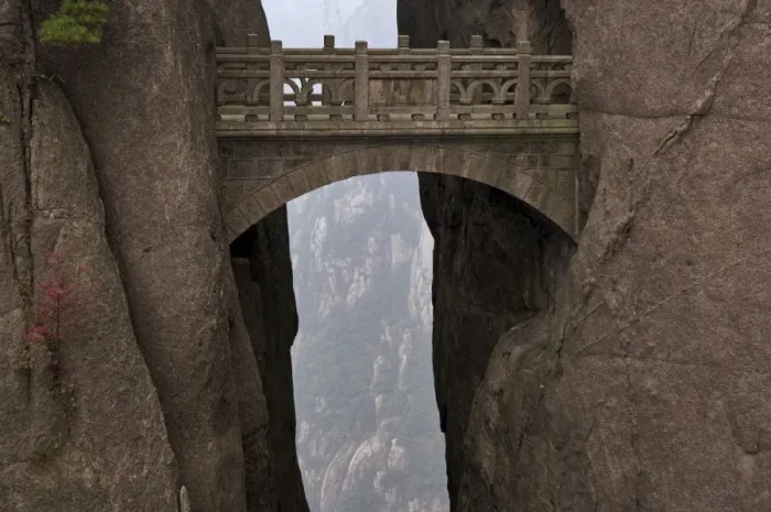 Framed Print : Walking Fairy Land Bridge, White Cloud Scenic Area, Mount Huangshan (Yellow Mountain) Framed Print : Walking Fairy Land Bridge, White Cloud Scenic Area, Mount Huangshan (Yellow Mountain)