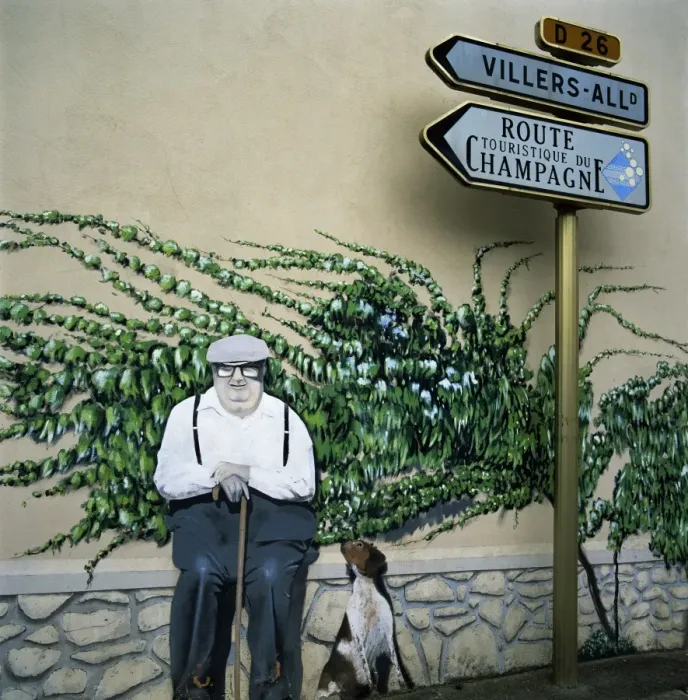 Framed Print : Wall art, near Reims, Champagne, France, Europe Framed Print : Wall art, near Reims, Champagne, France, Europe