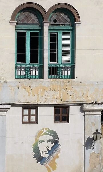 A wall painting of Che Guevara in Habana Vieja (old town), Havana, Cuba