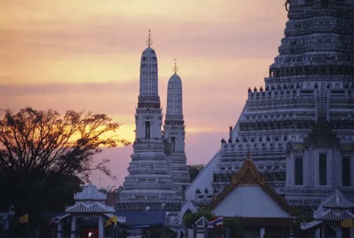 Framed Print : Wat Arun (Temple of Dawn) Framed Print : Wat Arun (Temple of Dawn)