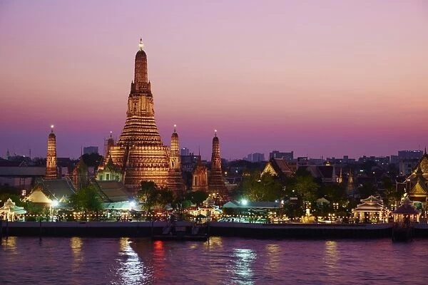 Wat Arun (Temple of the Dawn) and the Chao Phraya River by night, Bangkok, Thailand, Southeast Asia, Asia