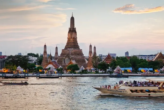 Framed Print : Wat Arun (Temple of the Dawn) and Chao Phraya River at sunset, Bangkok, Thailand, Southeast Asia, Asia Framed Print : Wat Arun (Temple of the Dawn) and Chao Phraya River at sunset, Bangkok, Thailand, Southeast Asia, Asia
