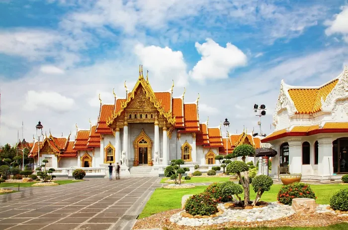 Framed Print : Wat Benchamabopit (The Marble Temple), Bangkok, Thailand Framed Print : Wat Benchamabopit (The Marble Temple), Bangkok, Thailand