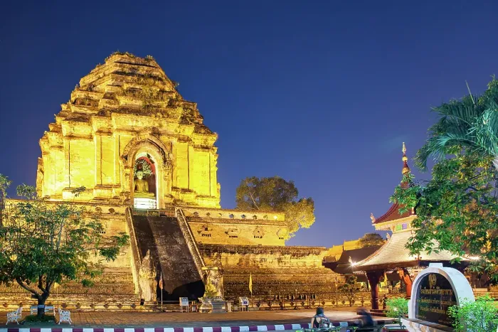 Framed Print : Wat Chedi Luang Varavihara, Chiang Mai, Thailand Framed Print : Wat Chedi Luang Varavihara, Chiang Mai, Thailand