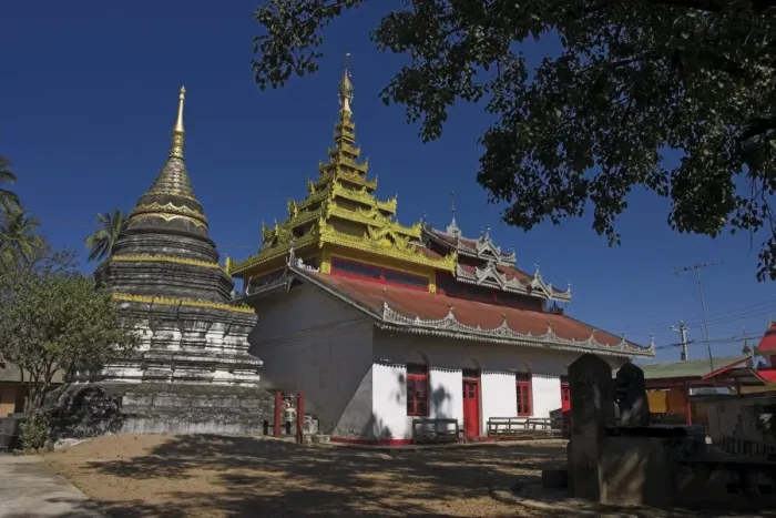 Framed Print : Wat Ho Kong (Wat Po Kyio), Kengtung (Kyaing Tong), Shan State, Myanmar (Burma), Asia Framed Print : Wat Ho Kong (Wat Po Kyio), Kengtung (Kyaing Tong), Shan State, Myanmar (Burma), Asia