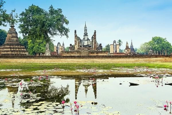 Wat Mahathat in the Sukhothai Historical Park, UNESCO World Heritage Site, Thailand