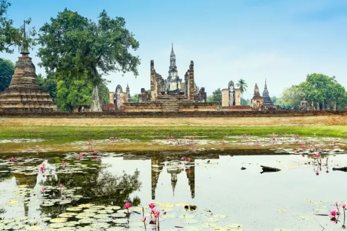 Framed Print : Wat Mahathat in the Sukhothai Historical Park, UNESCO World Heritage Site, Thailand Framed Print : Wat Mahathat in the Sukhothai Historical Park, UNESCO World Heritage Site, Thailand