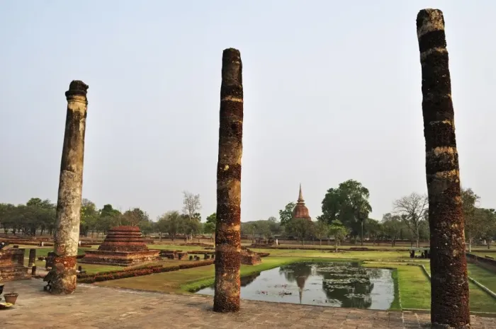 Framed Print : Wat Mahathat, Sukhothai Historical Park (Muangkao), UNESCO World Heritage Site Framed Print : Wat Mahathat, Sukhothai Historical Park (Muangkao), UNESCO World Heritage Site