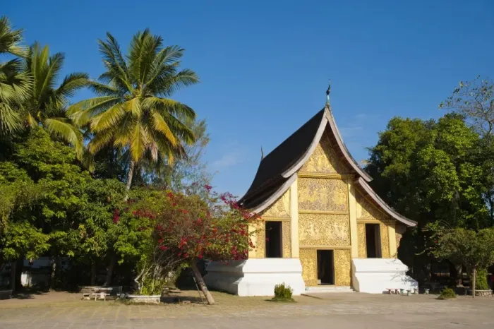 Framed Print : Wat Xieng Thong Buddhist temple, Luang Prabang, UNESCO World Heritage Site, Laos, Indochina, Southeast Asia, Asia Framed Print : Wat Xieng Thong Buddhist temple, Luang Prabang, UNESCO World Heritage Site, Laos, Indochina, Southeast Asia, Asia