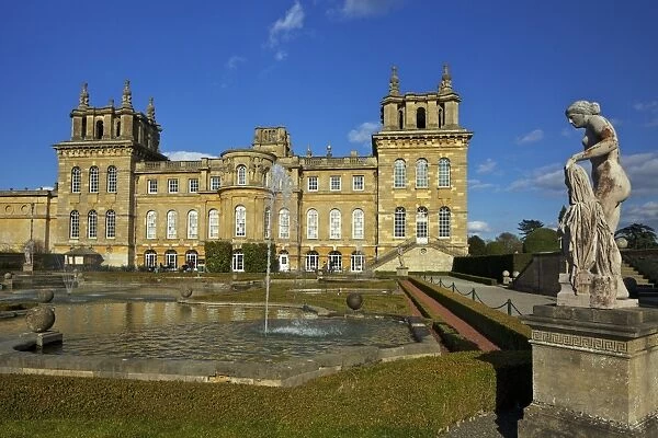 Water Gardens, Blenheim Palace, UNESCO World Heritage Site, Woodstock, Oxfordshire, England, United Kingdom, Europe