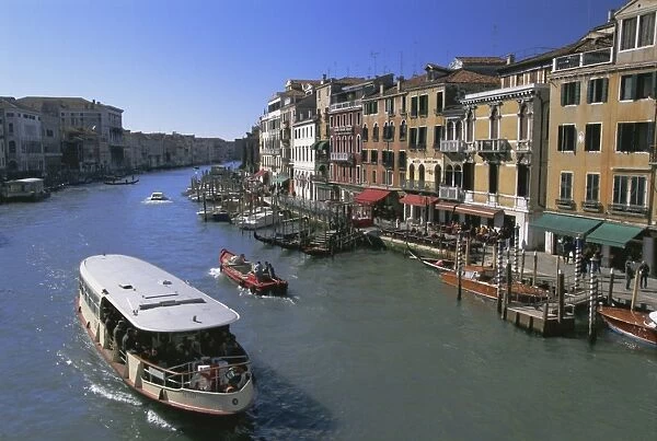 Waterbuses and river traffic from the Rialto Bridge