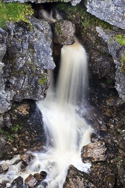 Waterfall in Hull Pot, Horton in Ribblesdale, Yorkshire Dales, Yorkshire, England, United Kingdom, Europe