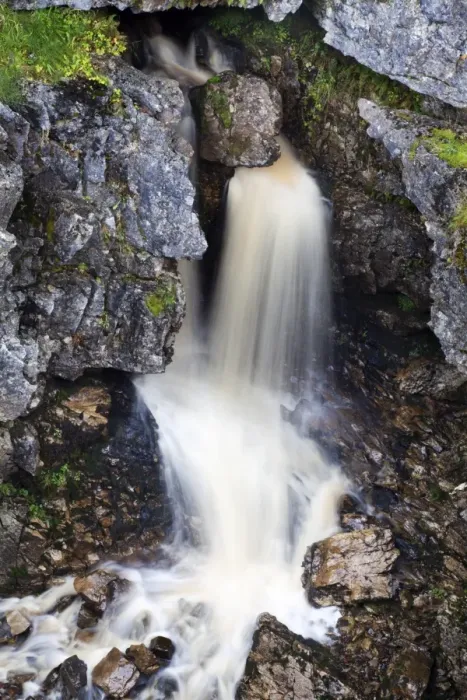 Framed Print : Waterfall in Hull Pot, Horton in Ribblesdale, Yorkshire Dales, Yorkshire, England, United Kingdom, Europe Framed Print : Waterfall in Hull Pot, Horton in Ribblesdale, Yorkshire Dales, Yorkshire, England, United Kingdom, Europe