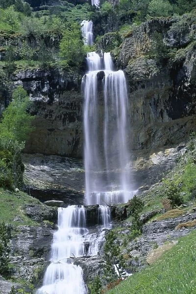 Waterfall in the Ordesa valley