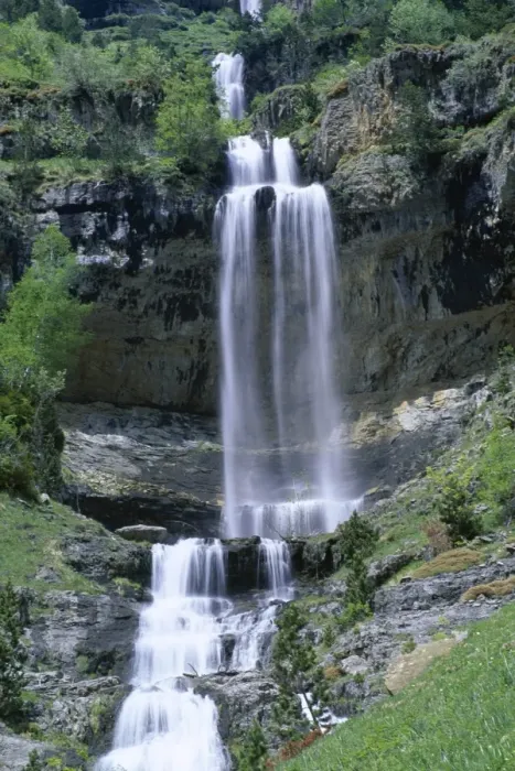 Framed Print : Waterfall in the Ordesa valley Framed Print : Waterfall in the Ordesa valley