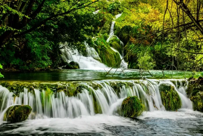 Framed Print : Waterfall in Plitvice Lakes National Park, UNESCO World Heritage Site, Croatia, Europe Framed Print : Waterfall in Plitvice Lakes National Park, UNESCO World Heritage Site, Croatia, Europe