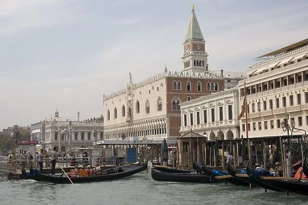 Waterfront, Doges Palace, The Zecca, San Marco, Venice, UNESCO World Heritage Site, Veneto, Italy, Europe