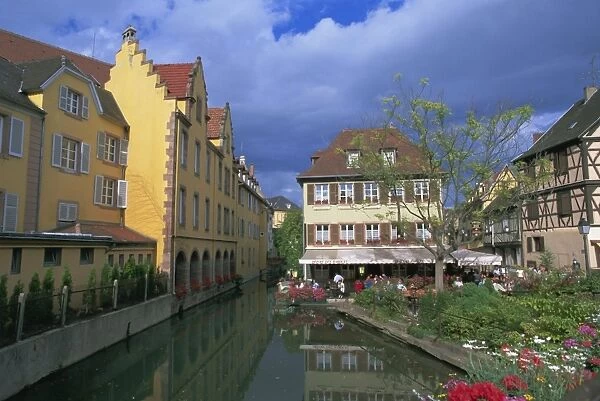 Waterway in Petite Venise, Colmar, Haut-Rhin, Alsace, France, Europe