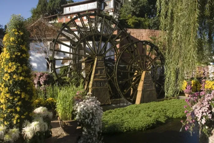 Framed Print : Waterwheel in Main square, Lijiang, Yunnan, China, Asia