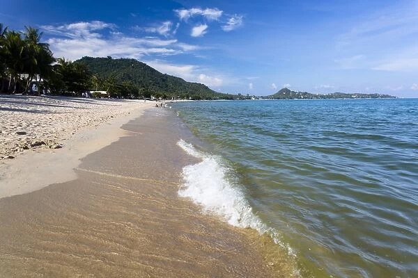 Waves lapping on Lamai Beach on the East Coast of Koh Samui, Thailand, Southeast Asia, Asia