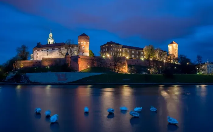 Framed Print : Wawel Hill Castle and Cathedral, Vistula River with swans, illuminated at night, Krakow Framed Print : Wawel Hill Castle and Cathedral, Vistula River with swans, illuminated at night, Krakow