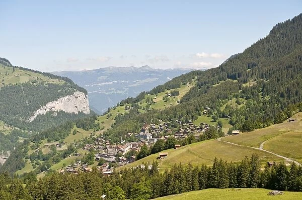 Wengen in the Lauterbrunnen Valley, Jungfrau Region, Switzerland, Europe