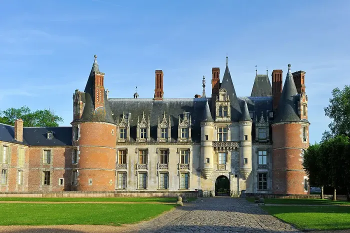 Framed Print : West facade of the Chateau de Maintenon, Eure-et-Loir department, Centre-Val de Loire region, France, Europe Framed Print : West facade of the Chateau de Maintenon, Eure-et-Loir department, Centre-Val de Loire region, France, Europe