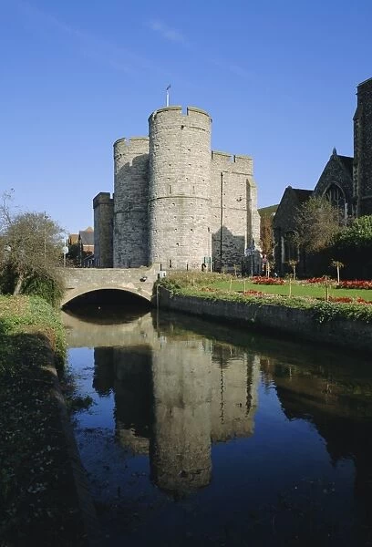 West Gate, dating from the 14th century, the only surviving city gate, Canterbury