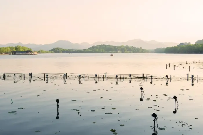 Framed Print : West Lake at dusk, Hangzhou, Zhejiang, China, Asia Framed Print : West Lake at dusk, Hangzhou, Zhejiang, China, Asia