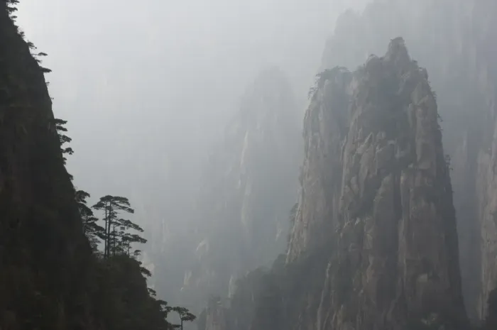 Framed Print : White Cloud Scenic Area, Mount Huangshan (Yellow Mountain), UNESCO World Heritage Site Framed Print : White Cloud Scenic Area, Mount Huangshan (Yellow Mountain), UNESCO World Heritage Site