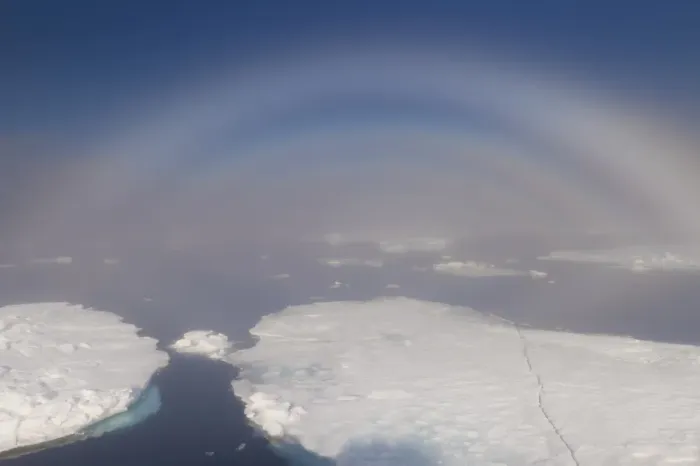 Framed Print : White rainbow over the ice, Arctic Ocean, Arctic, Norway, Scandinavia, Europe Framed Print : White rainbow over the ice, Arctic Ocean, Arctic, Norway, Scandinavia, Europe