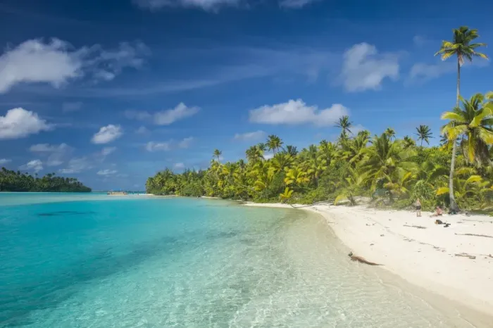 Framed Print : White sand bank in the turquoise waters of the Aitutaki lagoon, Rarotonga and the Cook Islands Framed Print : White sand bank in the turquoise waters of the Aitutaki lagoon, Rarotonga and the Cook Islands