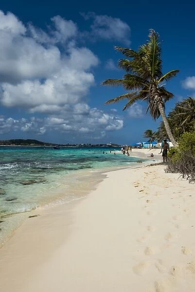 White sand beach and turquoise water on Johny Cay Island, San Andres, Caribbean Sea
