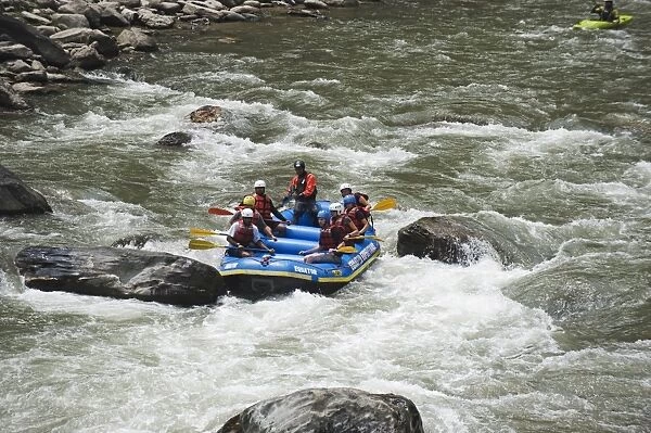 White water rafting on the Bhote Kosi River, Kathmandu Valley, Nepal, Asia