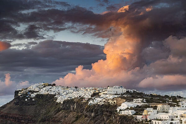 Whitewashed houses on the caldera at sunset, Fira, Santorini, Cyclades, Greek Islands