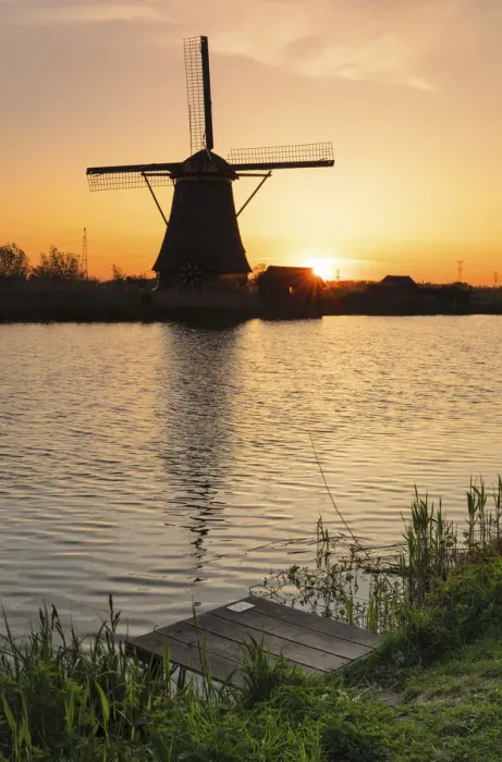 Framed Print : Windmill at sunrise, Kinderdijk, UNESCO World Heritage Site, South Holland, Netherlands Framed Print : Windmill at sunrise, Kinderdijk, UNESCO World Heritage Site, South Holland, Netherlands