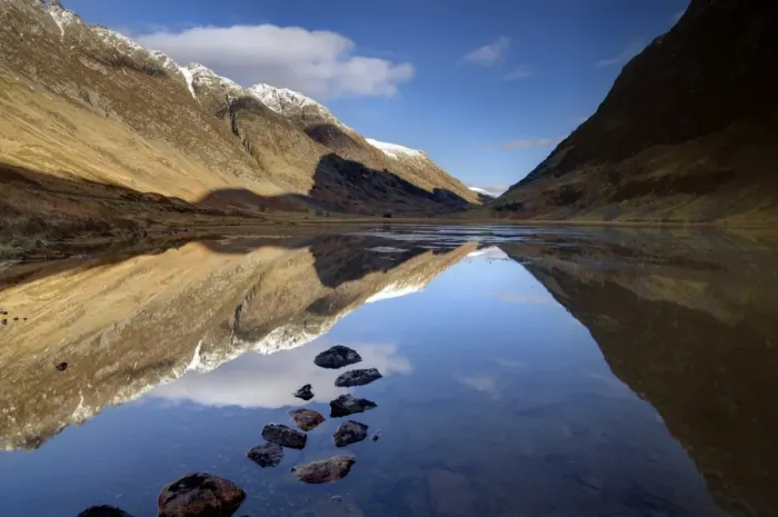 Framed Print : Winter view over Loch Achtriochtan along Glencoe with snow-capped mountains Framed Print : Winter view over Loch Achtriochtan along Glencoe with snow-capped mountains