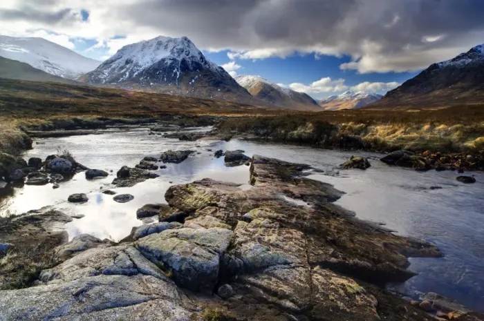 Framed Print : Winter view over River Etive towards snow-capped mountains, Rannoch Moor Framed Print : Winter view over River Etive towards snow-capped mountains, Rannoch Moor